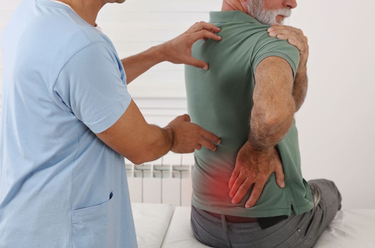 Experiencing lower back pain? Understanding Causes and Chiropractic Treatment Options